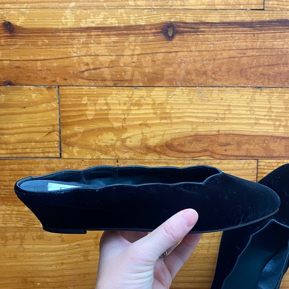 Natori Elegant Black Velvet Mules - Picture 4 of 7